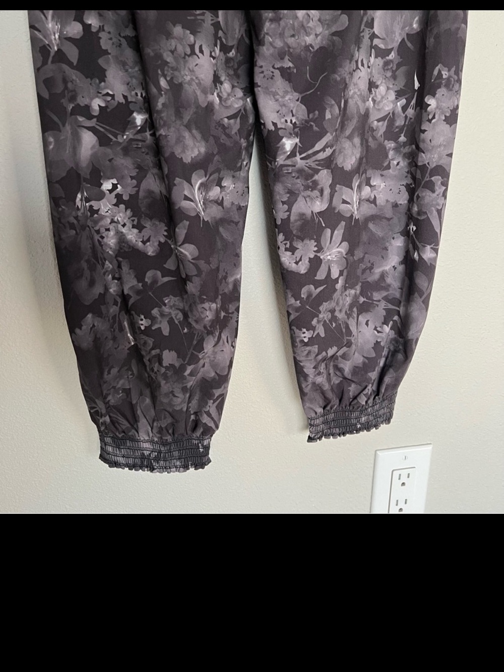 NWOT ATHLETA Savannah Jogger Pants Lumen Floral Black Purple Active Women’s 2 - Picture 8 of 11